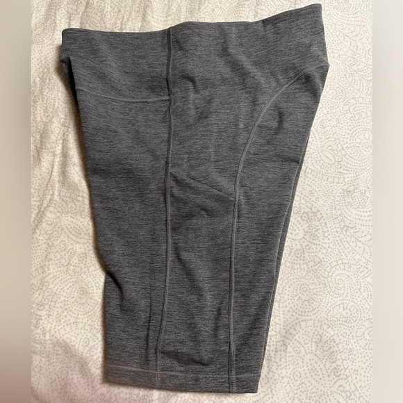Athleta Ultimate Pocket 9β Shorts - Picture 3 of 6